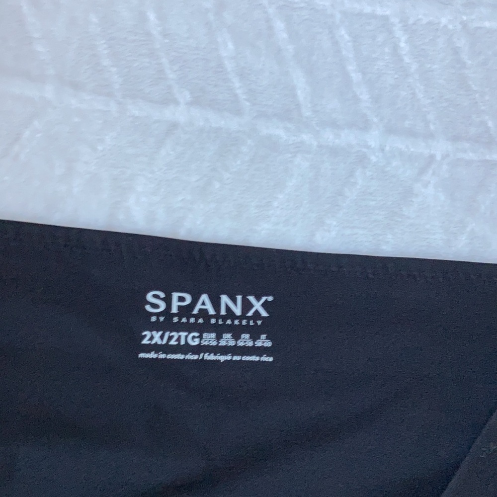 Spanx Shaping Compression Crop Short - image 6